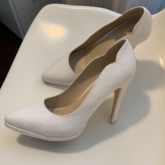 Call it Spring heels - Picture 2 of 3